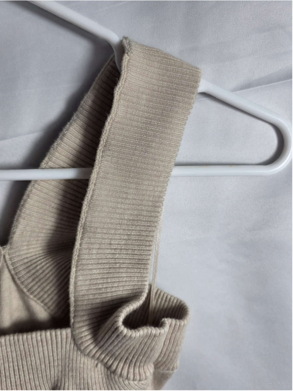Women's Le Lis Ribbed Bodysuit Beige Size M essential classic shapewear V neck - Picture 4 of 6